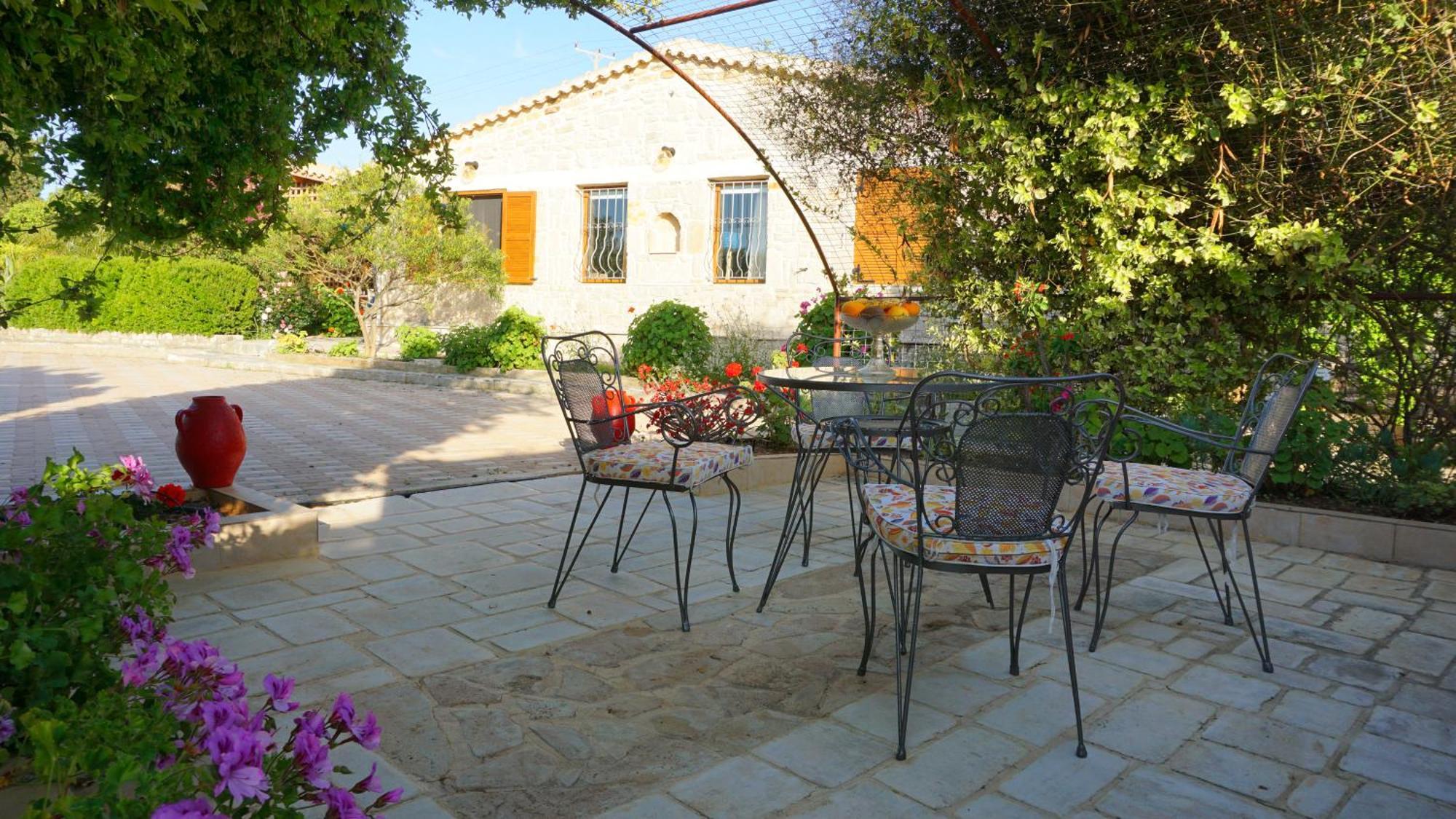Stonehouse Olivelia - Afrathias Beach Tympaki Exterior photo