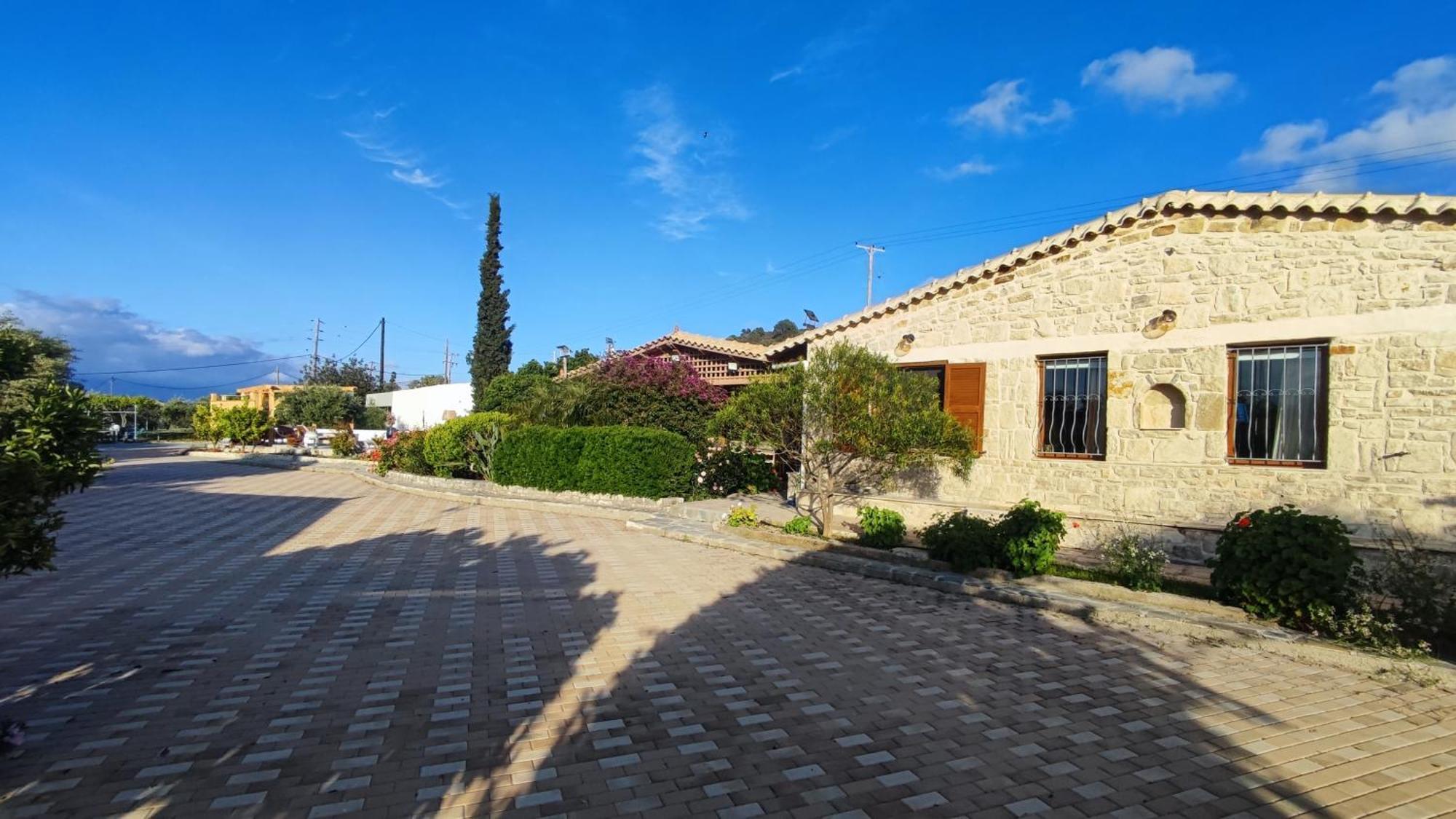 Stonehouse Olivelia - Afrathias Beach Tympaki Exterior photo